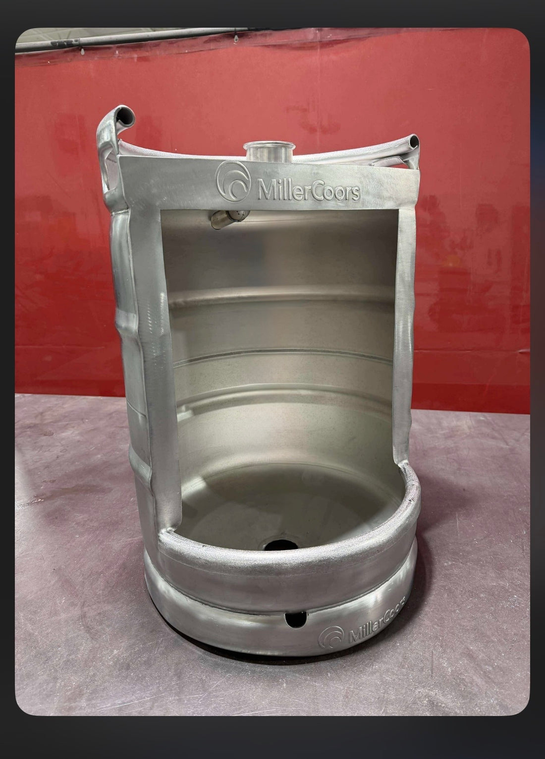 Beer Keg Urinal β Stainless Steel Industrial Urinal for Man Cave and Bar Bathroom